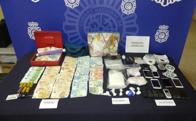 También se han intervenido más de 15.000 euros en efectivo./BC