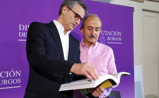 Emilio de Domingo y Ramiro Ibáñez han realizado la presentación del libro/PCR
